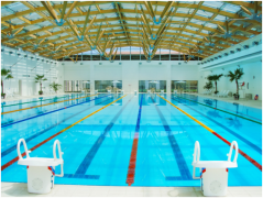 游泳池游泳時，游泳鏡起霧的解決辦法？