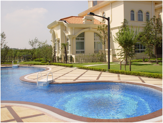 別墅建游泳池，泳池水處理設(shè)備該怎么選？