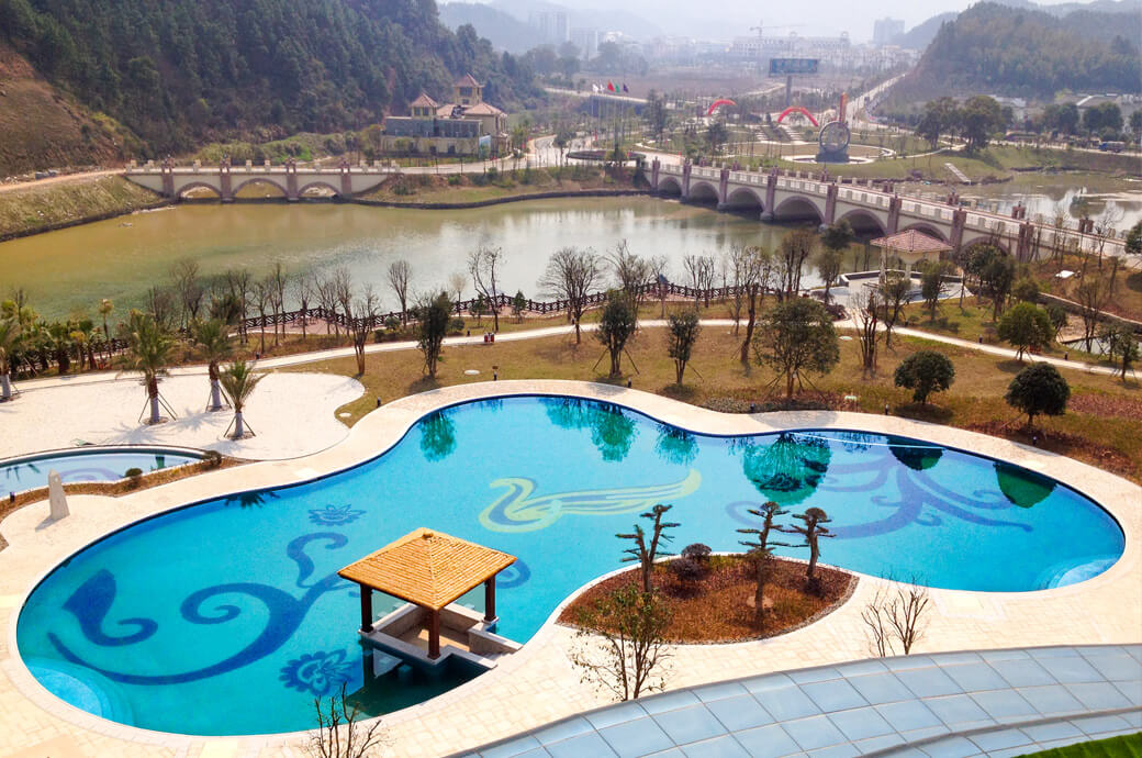 溫泉度假酒，露天泳池