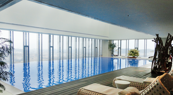 建室內(nèi)恒溫游泳池需要哪些設(shè)備？其特點(diǎn)是什么？