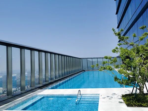 游泳池需要配套哪些設(shè)備？