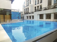 泳池清潔機(jī)器人相比傳統(tǒng)清潔方式有哪些優(yōu)勢？