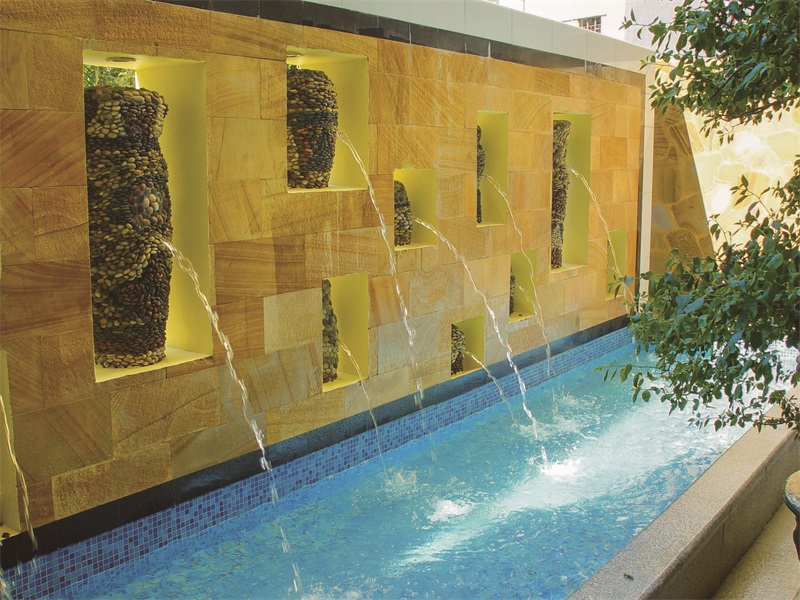 泳池清潔機器人是否容易操作？戴思樂帶你輕松駕馭，享受智能清潔的魅力！