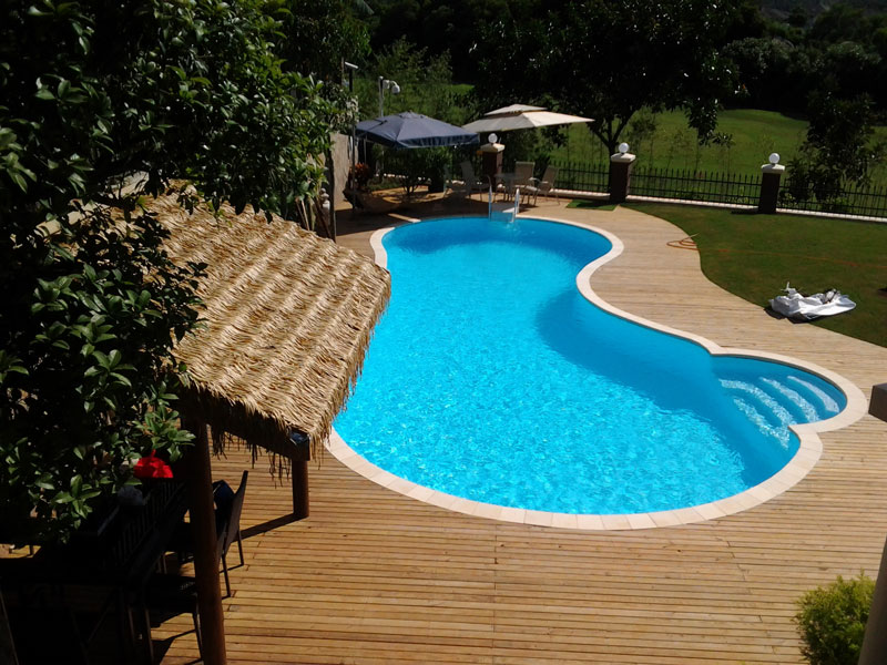 <b>別墅建游泳池用什么水處理系統(tǒng)不會(huì)后悔呢？泳池專(zhuān)業(yè)公司告訴你？</b>