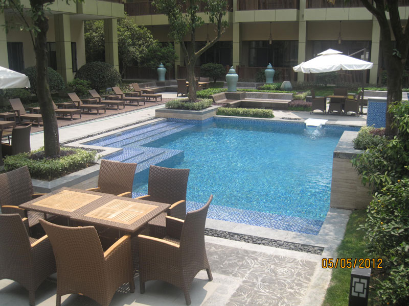 別墅帶花園游泳池如何規(guī)劃,別墅游泳池規(guī)劃設計,別墅游泳池設計